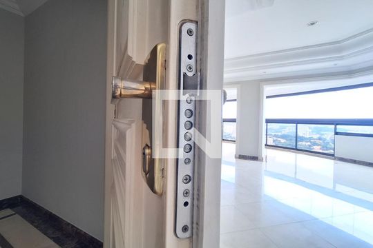 Venda de apartamento na Lapa com 4 quartos, varanda, quintal e academia no condomínio. — Área comum