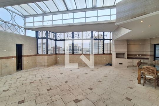 Venda de apartamento na Lapa com 4 quartos, varanda, quintal e academia no condomínio. — Varanda