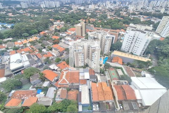 Venda de apartamento na Lapa com 4 quartos, varanda, quintal e academia no condomínio. — Vista
