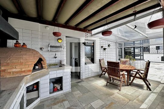 Apartamento no Brooklin, 3 quartos, 1 suíte, varanda gourmet, piscina e academia. Oportunidades de compra disponíveis! — Varanda com Churrasqueira Superior