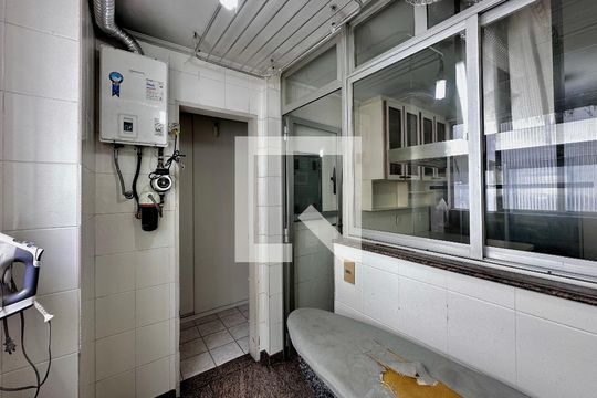 Apartamento no Brooklin, 3 quartos, 1 suíte, varanda gourmet, piscina e academia. Oportunidades de compra disponíveis! — Área de Serviço