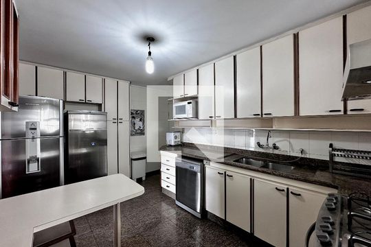 Apartamento no Brooklin, 3 quartos, 1 suíte, varanda gourmet, piscina e academia. Oportunidades de compra disponíveis! — Cozinha