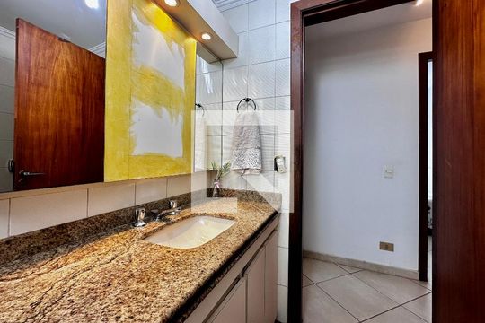 Apartamento no Brooklin, 3 quartos, 1 suíte, varanda gourmet, piscina e academia. Oportunidades de compra disponíveis! — Banheiro Social