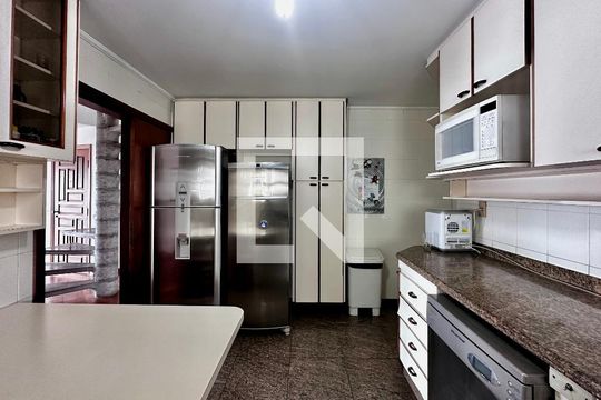 Apartamento no Brooklin, 3 quartos, 1 suíte, varanda gourmet, piscina e academia. Oportunidades de compra disponíveis! — Cozinha