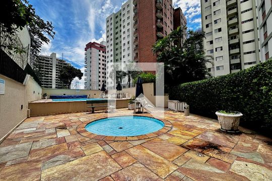 Apartamento no Brooklin, 3 quartos, 1 suíte, varanda gourmet, piscina e academia. Oportunidades de compra disponíveis! — Piscina