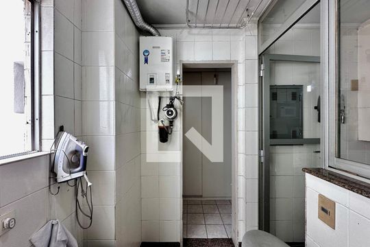 Apartamento no Brooklin, 3 quartos, 1 suíte, varanda gourmet, piscina e academia. Oportunidades de compra disponíveis! — Área de Serviço