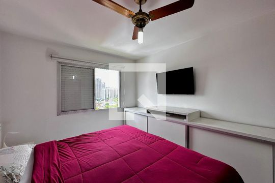 Apartamento no Brooklin, 3 quartos, 1 suíte, varanda gourmet, piscina e academia. Oportunidades de compra disponíveis! — Suíte