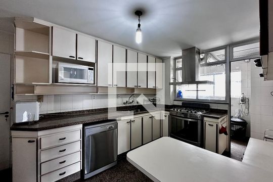 Apartamento no Brooklin, 3 quartos, 1 suíte, varanda gourmet, piscina e academia. Oportunidades de compra disponíveis! — Cozinha