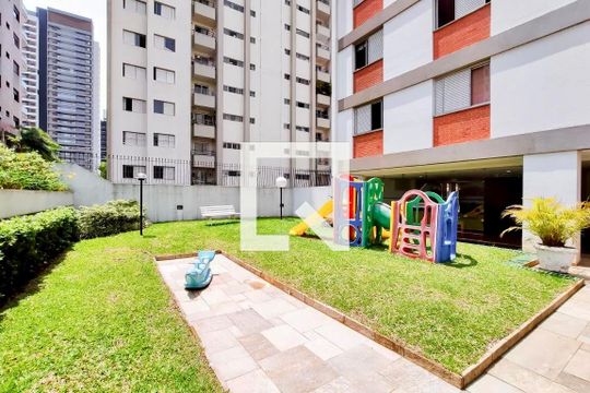 Apartamento no Brooklin, 3 quartos, 1 suíte, varanda gourmet, piscina e academia. Oportunidades de compra disponíveis! — Playground
