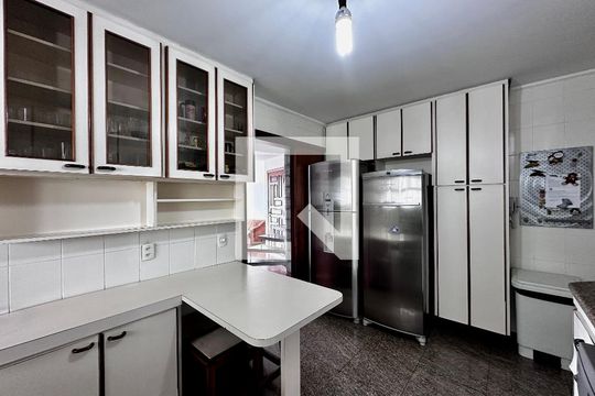 Apartamento no Brooklin, 3 quartos, 1 suíte, varanda gourmet, piscina e academia. Oportunidades de compra disponíveis! — Cozinha