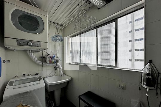 Apartamento no Brooklin, 3 quartos, 1 suíte, varanda gourmet, piscina e academia. Oportunidades de compra disponíveis! — Área de Serviço