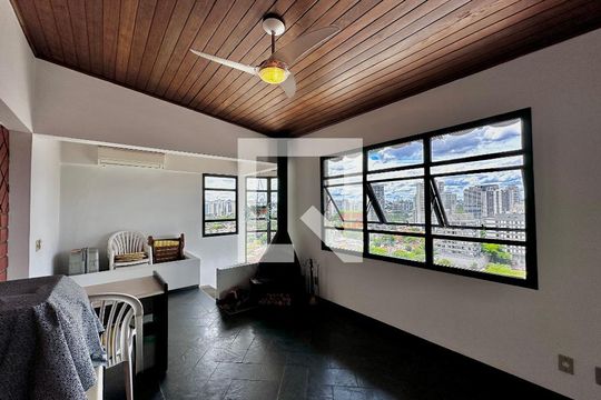 Apartamento no Brooklin, 3 quartos, 1 suíte, varanda gourmet, piscina e academia. Oportunidades de compra disponíveis! — Escritório
