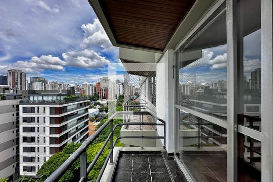Apartamento no Brooklin, 3 quartos, 1 suíte, varanda gourmet, piscina e academia. Oportunidades de compra disponíveis! — Sacada