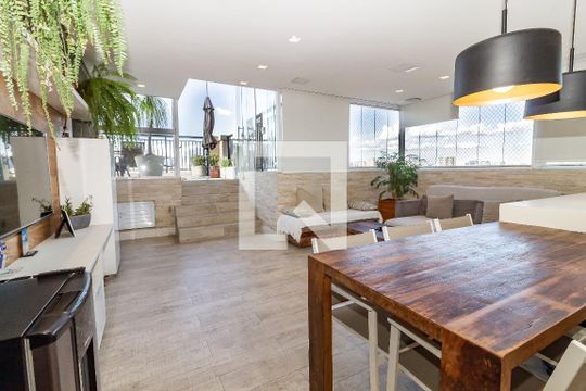 Comprar apartamento na Lapa com 3 quartos, varanda e academia, piscina e churrasqueira no condomínio. — Espaço Gourmet