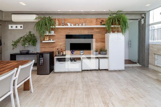 Comprar apartamento na Lapa com 3 quartos, varanda e academia, piscina e churrasqueira no condomínio. — Espaço Gourmet