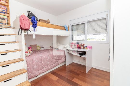 Comprar apartamento na Lapa com 3 quartos, varanda e academia, piscina e churrasqueira no condomínio. — Suíte 3