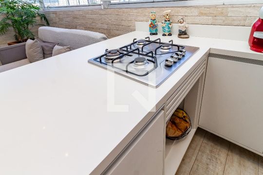 Comprar apartamento na Lapa com 3 quartos, varanda e academia, piscina e churrasqueira no condomínio. — Espaço Gourmet