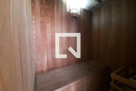 Comprar apartamento na Lapa com 3 quartos, varanda e academia, piscina e churrasqueira no condomínio. — Sauna