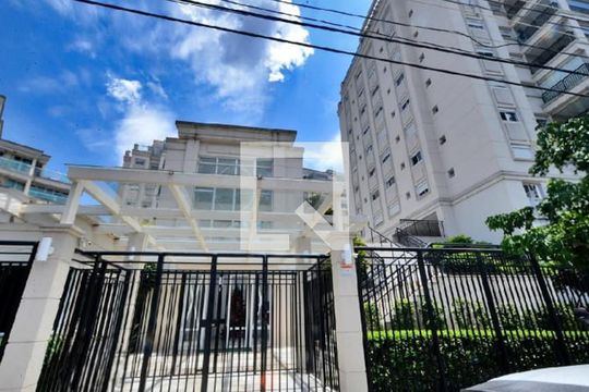 Comprar apartamento na Lapa com 3 quartos, varanda e academia, piscina e churrasqueira no condomínio. — Fachada