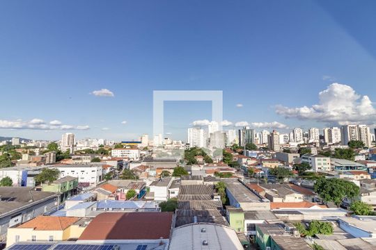 Comprar apartamento na Lapa com 3 quartos, varanda e academia, piscina e churrasqueira no condomínio. — Sala