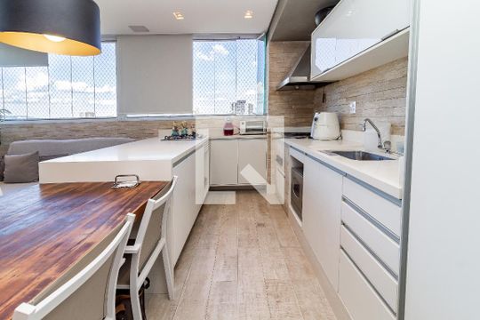 Comprar apartamento na Lapa com 3 quartos, varanda e academia, piscina e churrasqueira no condomínio. — Espaço Gourmet