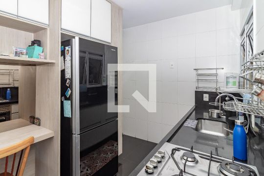 Comprar apartamento na Lapa com 3 quartos, varanda e academia, piscina e churrasqueira no condomínio. — Cozinha