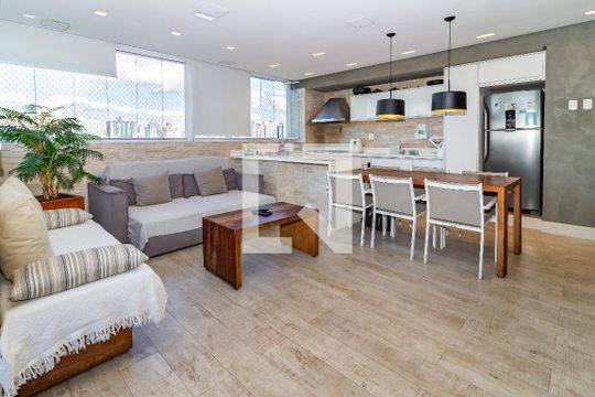 Comprar apartamento na Lapa com 3 quartos, varanda e academia, piscina e churrasqueira no condomínio. — Espaço Gourmet