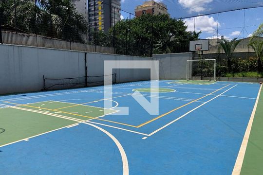 Comprar apartamento com 2 quartos, churrasqueira e permite animais de estimação. Ideal para você e sua família! — Área Comum - Quadra Esportiva