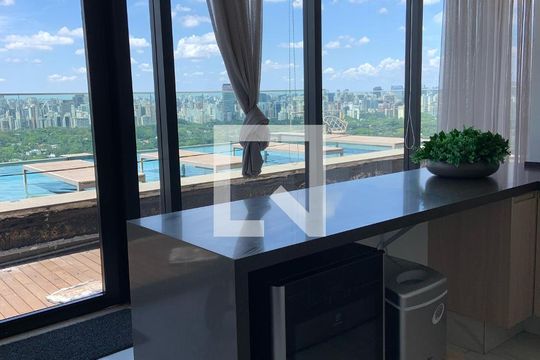 Comprar apartamento com 2 quartos, churrasqueira e permite animais de estimação. Ideal para você e sua família! — Área comum