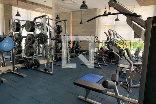Comprar apartamento com 2 quartos, churrasqueira e permite animais de estimação. Ideal para você e sua família! — Área comum - Academia