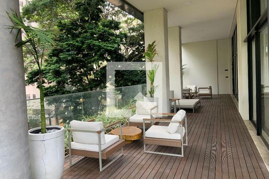 Comprar apartamento com 2 quartos, churrasqueira e permite animais de estimação. Ideal para você e sua família! — Área comum