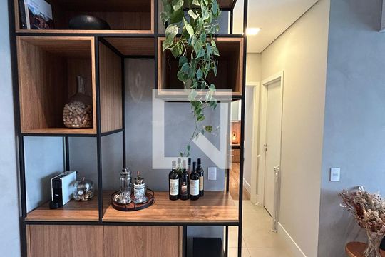 Comprar apartamento com 2 quartos, churrasqueira e permite animais de estimação. Ideal para você e sua família! — Entrada do apartamento