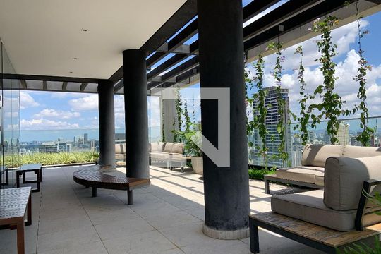 Comprar apartamento com 2 quartos, churrasqueira e permite animais de estimação. Ideal para você e sua família! — Área comum