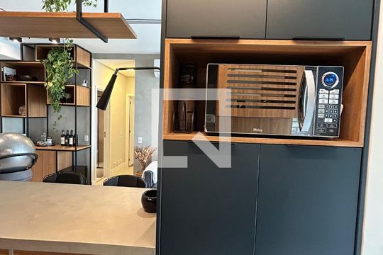 Comprar apartamento com 2 quartos, churrasqueira e permite animais de estimação. Ideal para você e sua família! — Cozinha