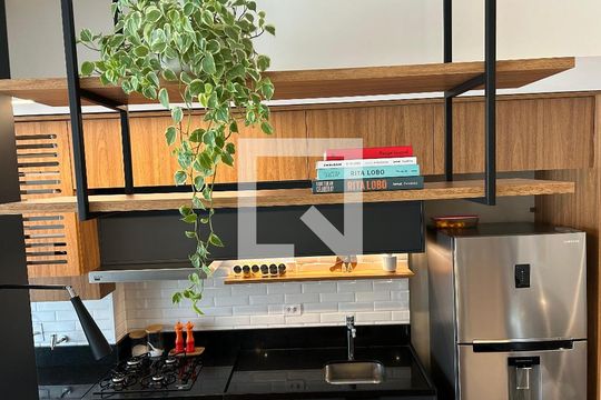Comprar apartamento com 2 quartos, churrasqueira e permite animais de estimação. Ideal para você e sua família! — Cozinha