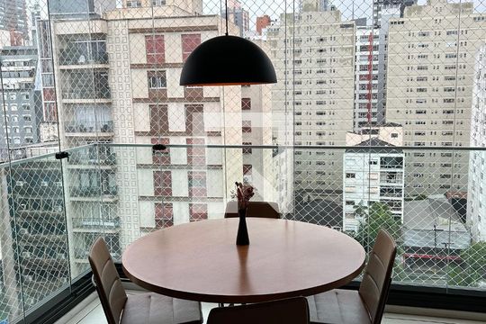 Comprar apartamento com 2 quartos, churrasqueira e permite animais de estimação. Ideal para você e sua família! — Varanda gourmet