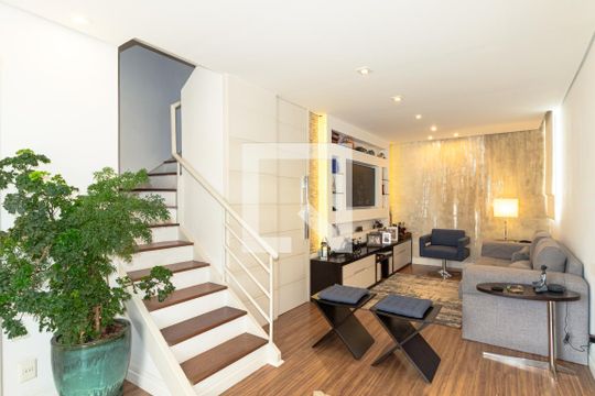Venda de apartamento mobiliado com 2 quartos, quintal e piscina no condomínio. — foto 1