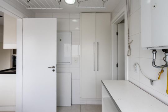 Apartamento para comprar com 3 suítes e varanda gourmet. — Área de Serviço
