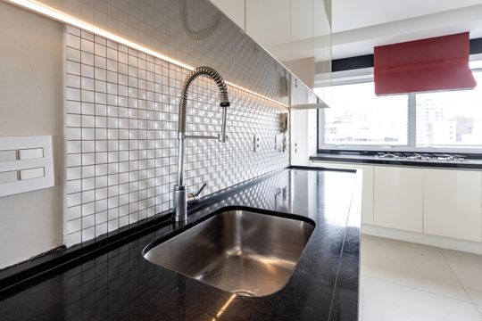 Apartamento para comprar com 3 suítes e varanda gourmet. — Cozinha
