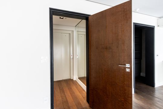 Apartamento para comprar com 3 suítes e varanda gourmet. — Hall privativo