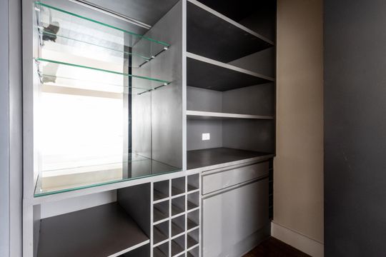Apartamento para comprar com 3 suítes e varanda gourmet. — Adega