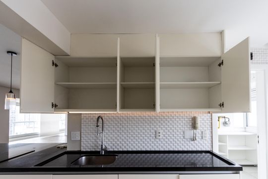 Apartamento para comprar com 3 suítes e varanda gourmet. — Cozinha