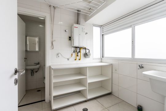 Apartamento para comprar com 3 suítes e varanda gourmet. — Área de Serviço