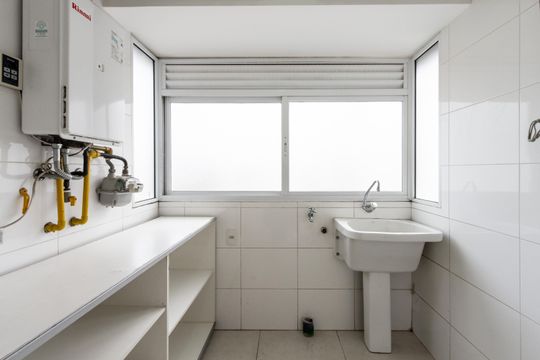 Apartamento para comprar com 3 suítes e varanda gourmet. — Área de Serviço