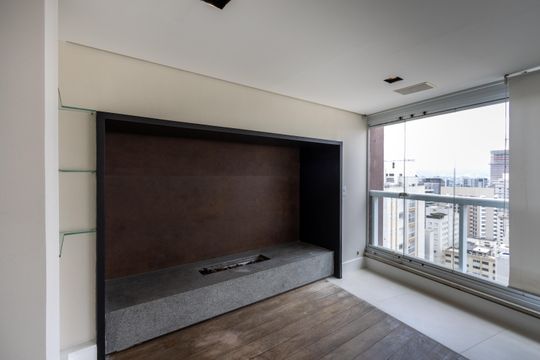 Apartamento para comprar com 3 suítes e varanda gourmet. — Varanda