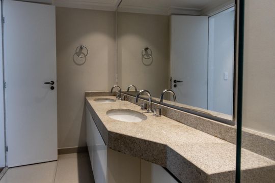 Apartamento para comprar com 3 suítes e varanda gourmet. — Quarto 1 - Banheiro da Suite Master