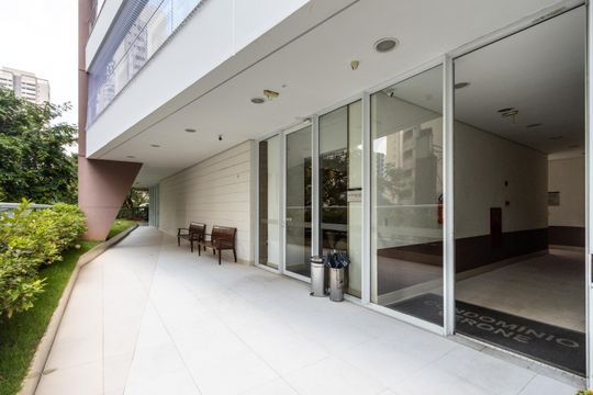 Apartamento para comprar com 3 suítes e varanda gourmet. — Hall do Condomínio