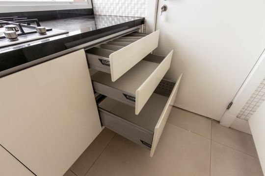 Apartamento para comprar com 3 suítes e varanda gourmet. — Cozinha