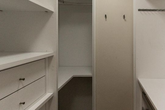 Apartamento para comprar com 3 suítes e varanda gourmet. — Quarto 1 - Closet da Suite Master