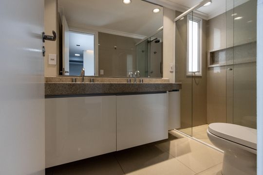 Apartamento para comprar com 3 suítes e varanda gourmet. — Quarto 1 - Banheiro da Suite Master